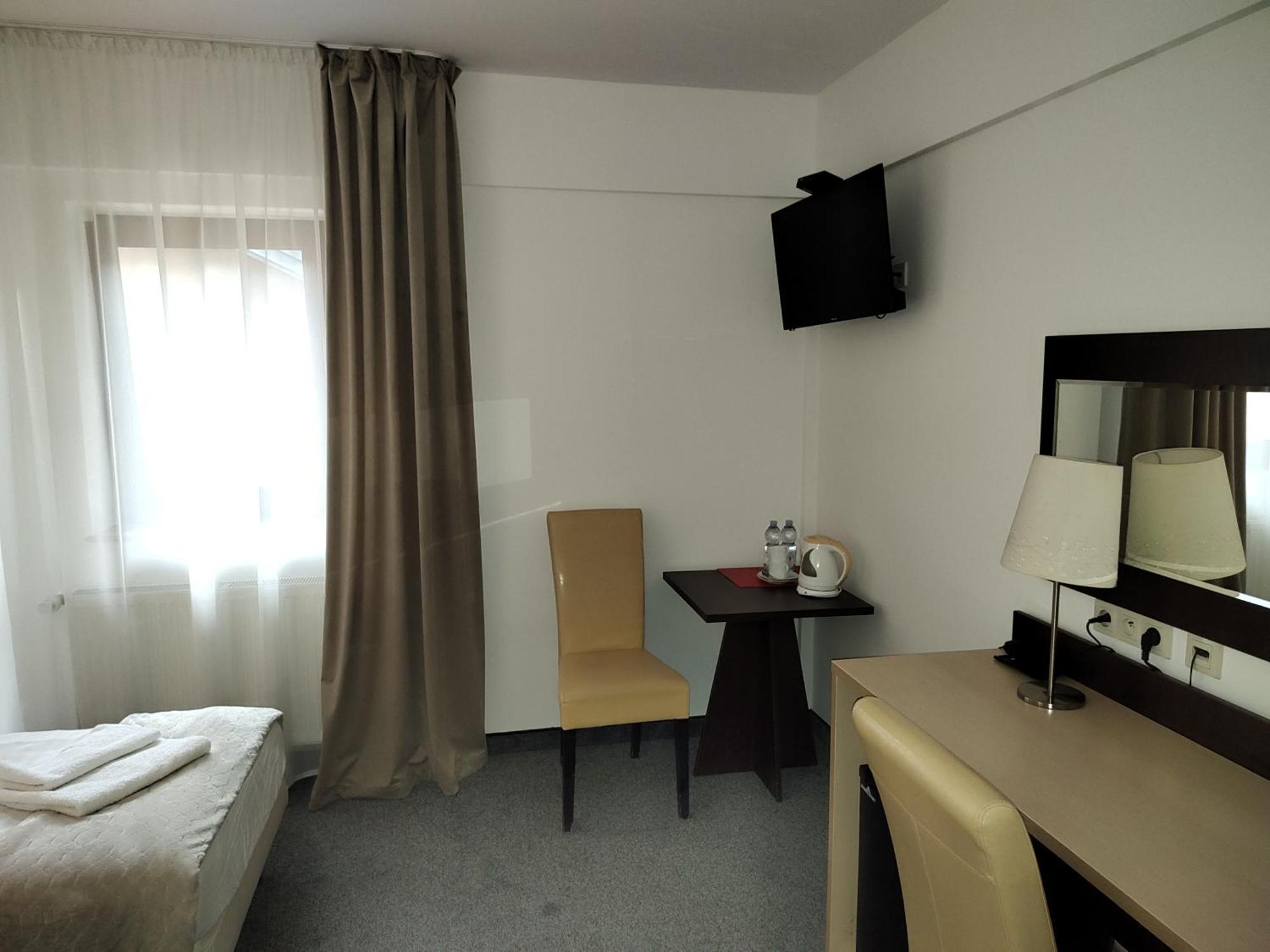 Hotel Eljot Sielpia Wielka Exteriör bild