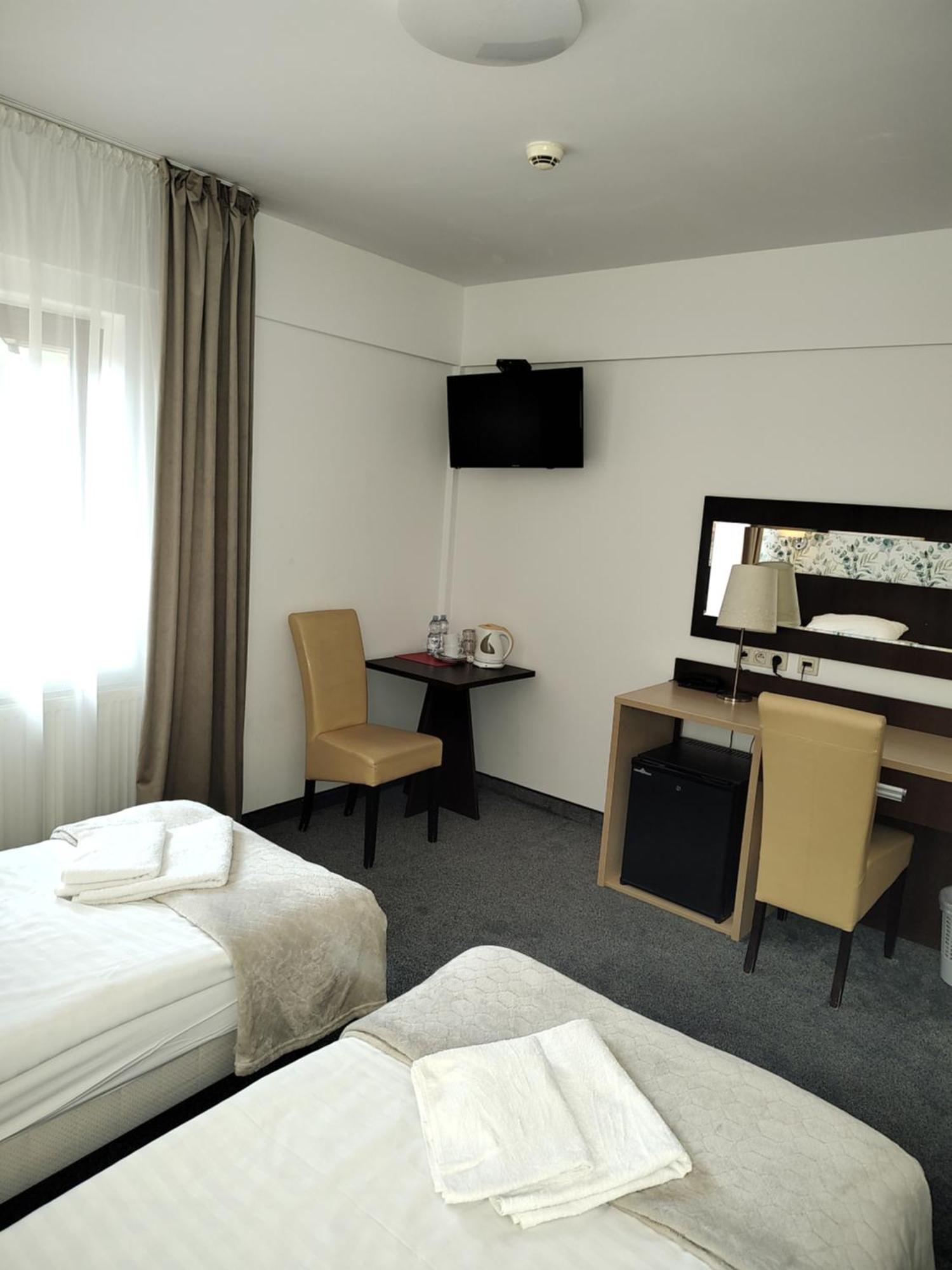 Hotel Eljot Sielpia Wielka Exteriör bild